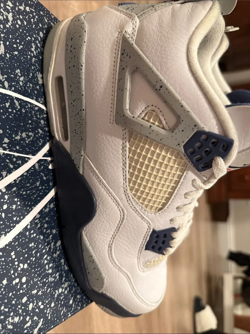Jordan Men's White & Navy Retro Basketball Sneakers